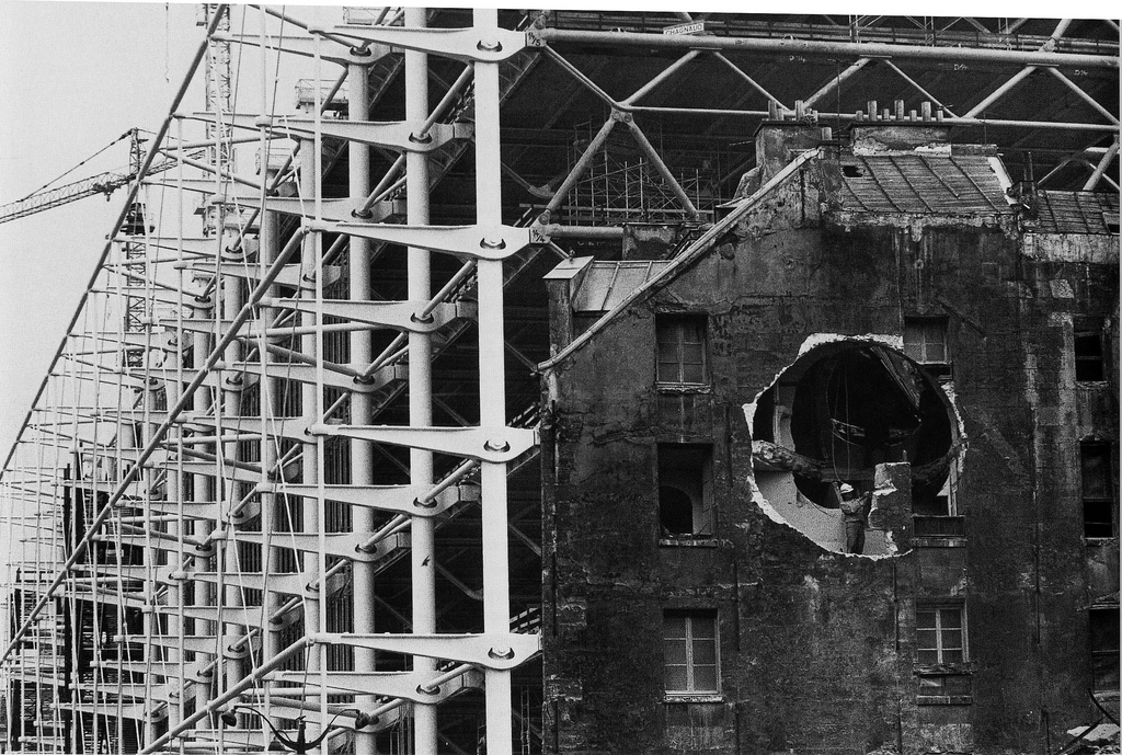 Intersection Conique de Gordon Matta-Clark